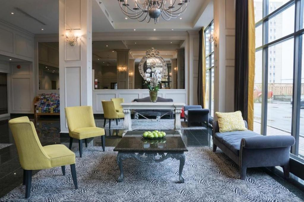 The Roehampton Hotel Toronto Exterior foto